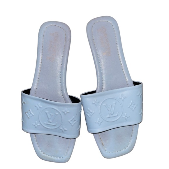 Louis Vuitton sandals - Picture 2 of 3